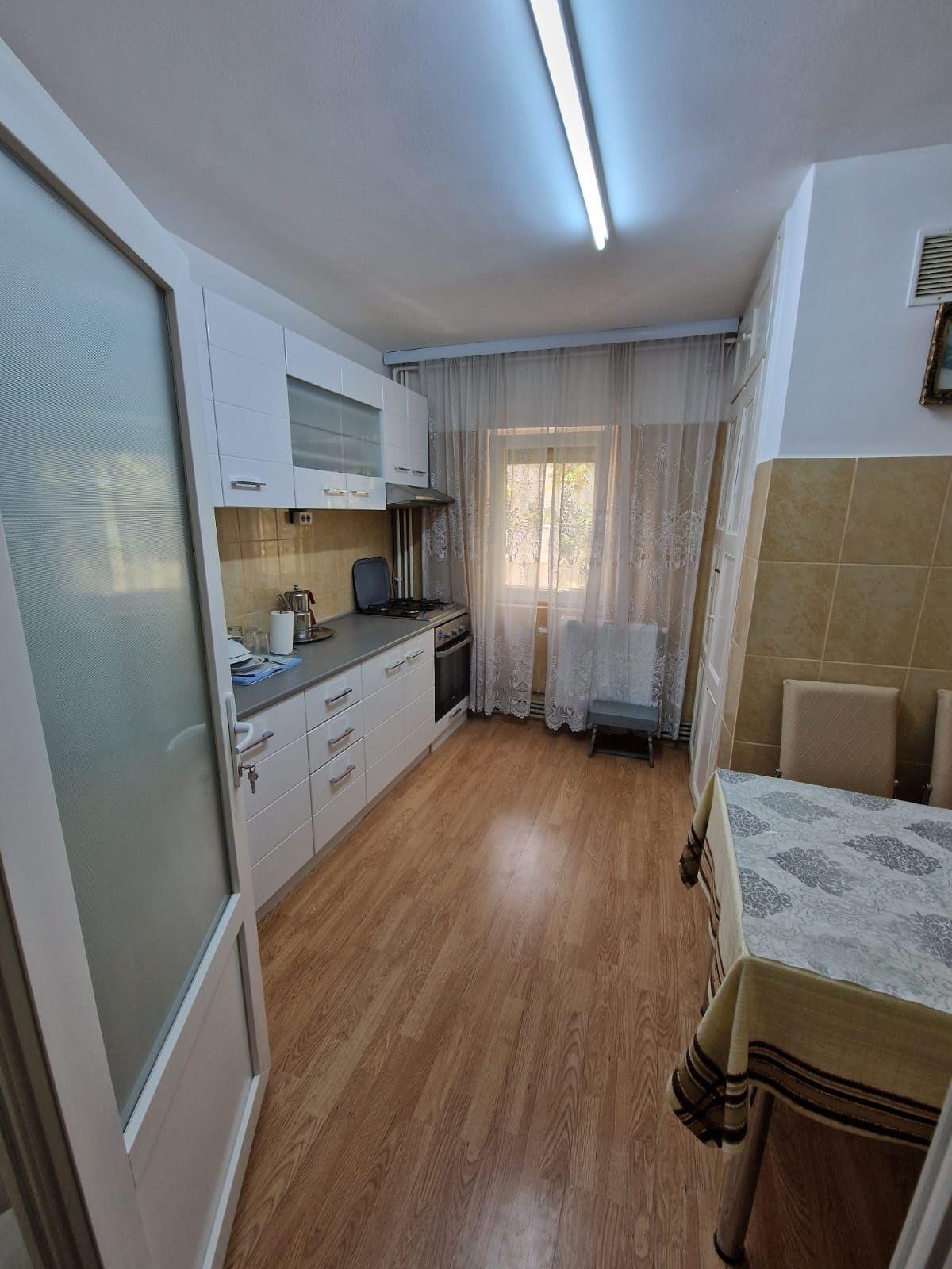 Vând apartament cu 2 camere!