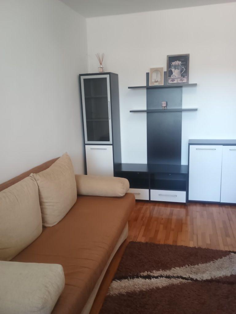 Inchiriez garsoniera la Intim