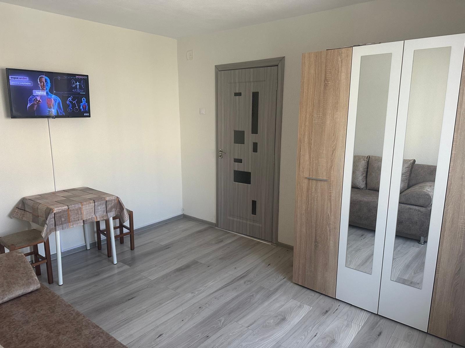 Închiriez garsoniera !!!  tel.0745828297