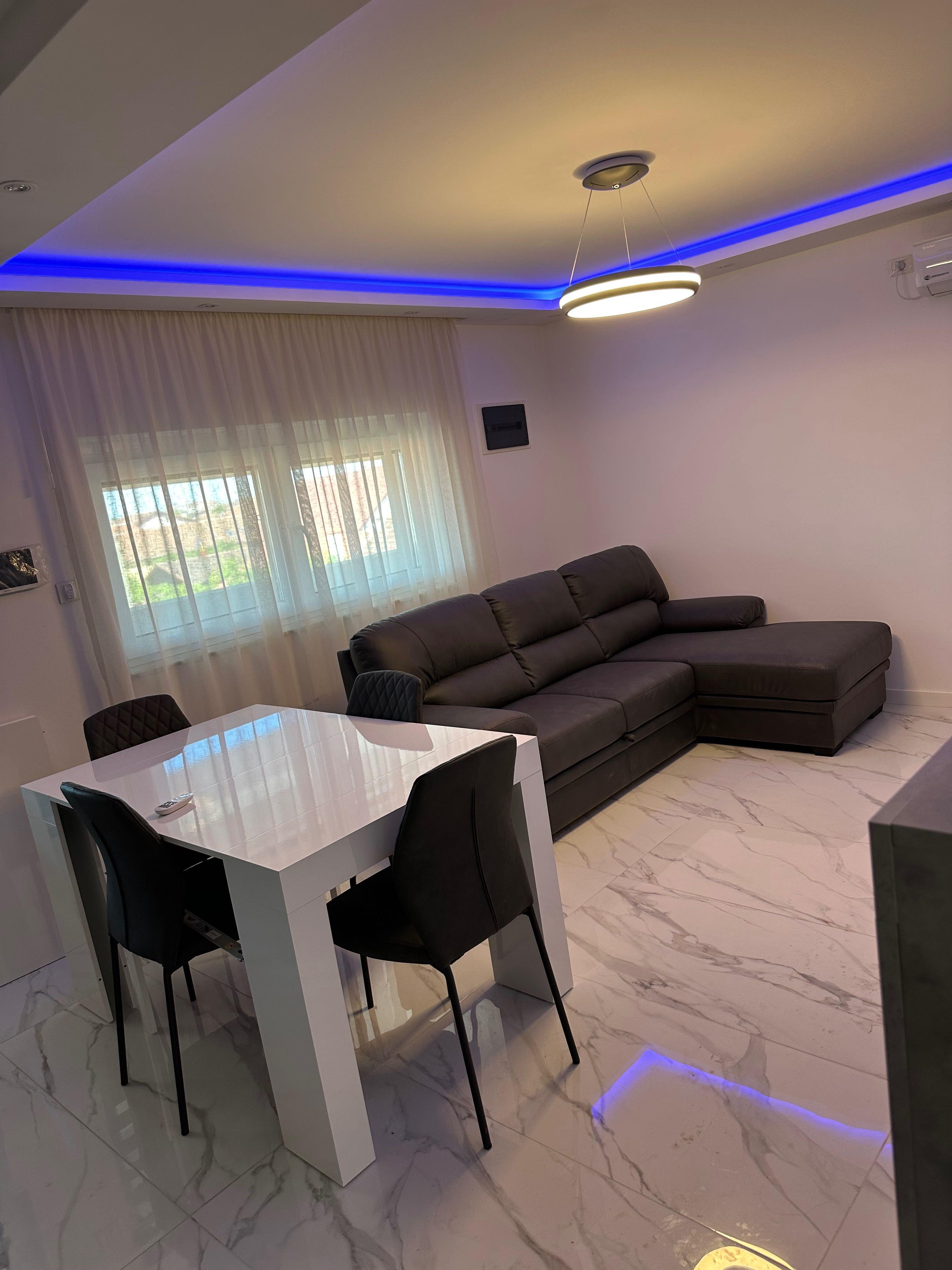 Inchiriez apartament 2 camere