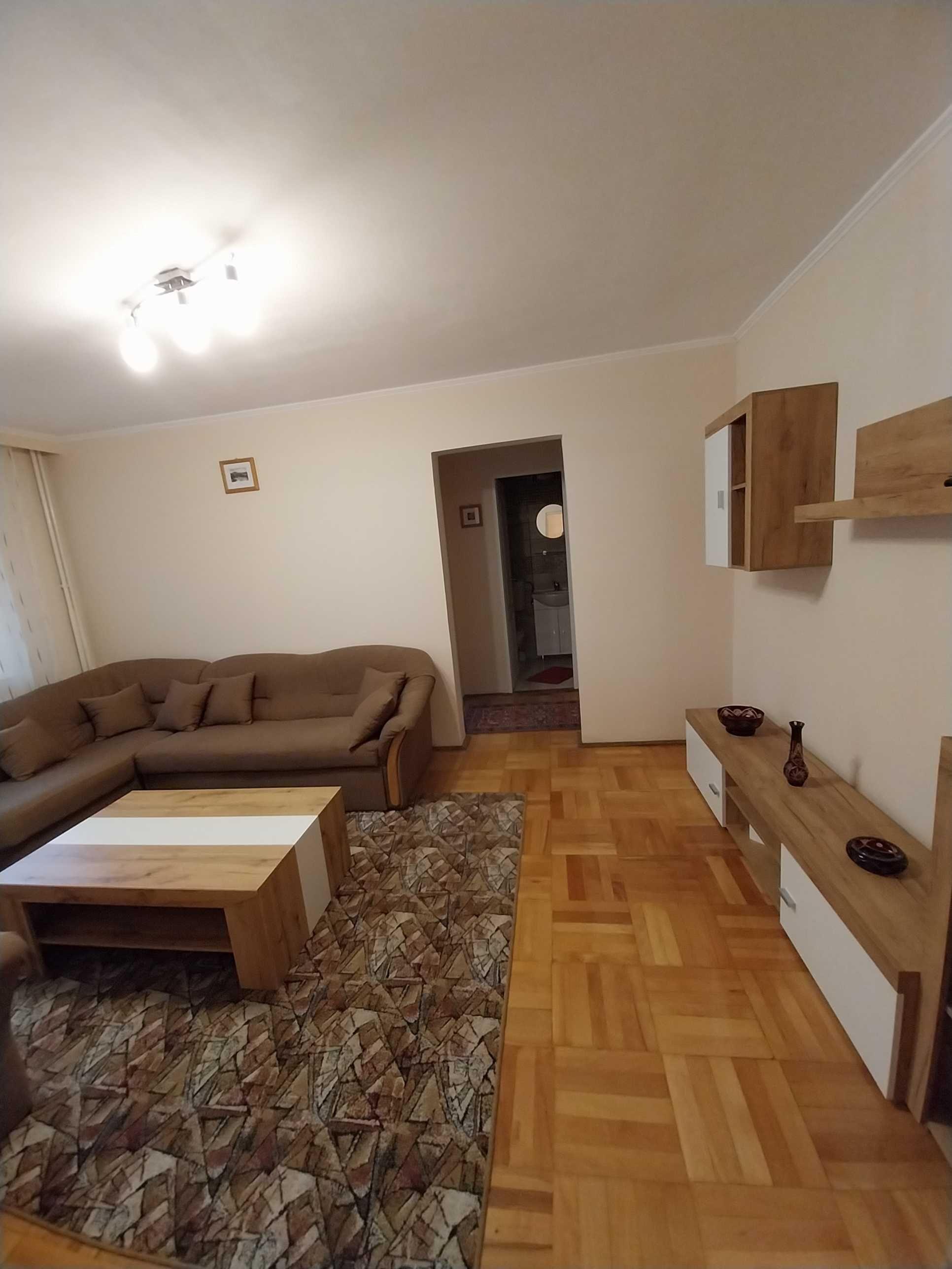 Inchiriez apartament cu 2 camere Calea Romanilor, etaj 1