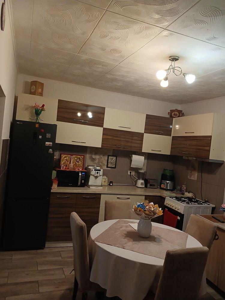 Apartament la casă cu două camere Aradul Nou