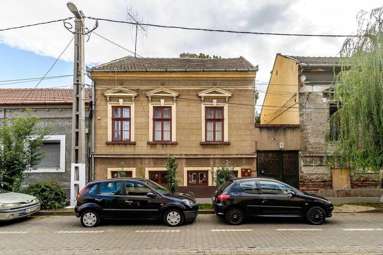 Proprietar vând casă zona centrala - imagine 1
