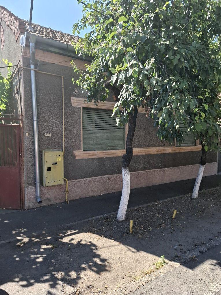 Casă de vanzare în Grădiște - imagine 1