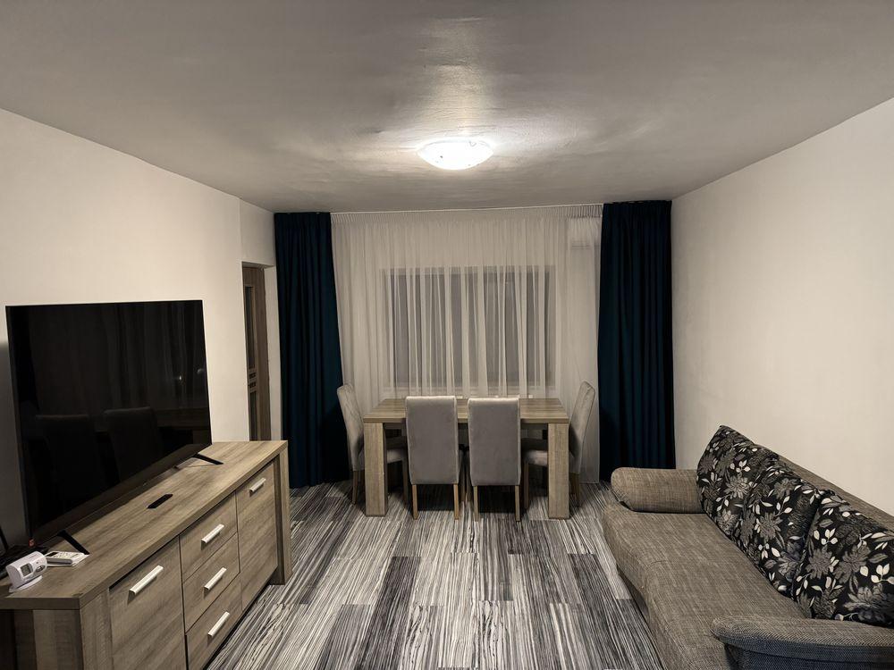 Inchiriez apartament cu 2 camere  incepand cu 1 august in zona  Tic tac pe termen lung.
