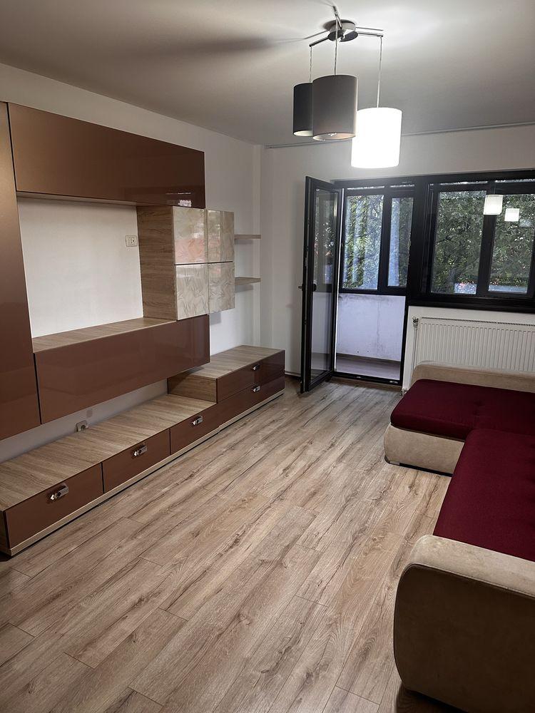 Inchiriez apartament