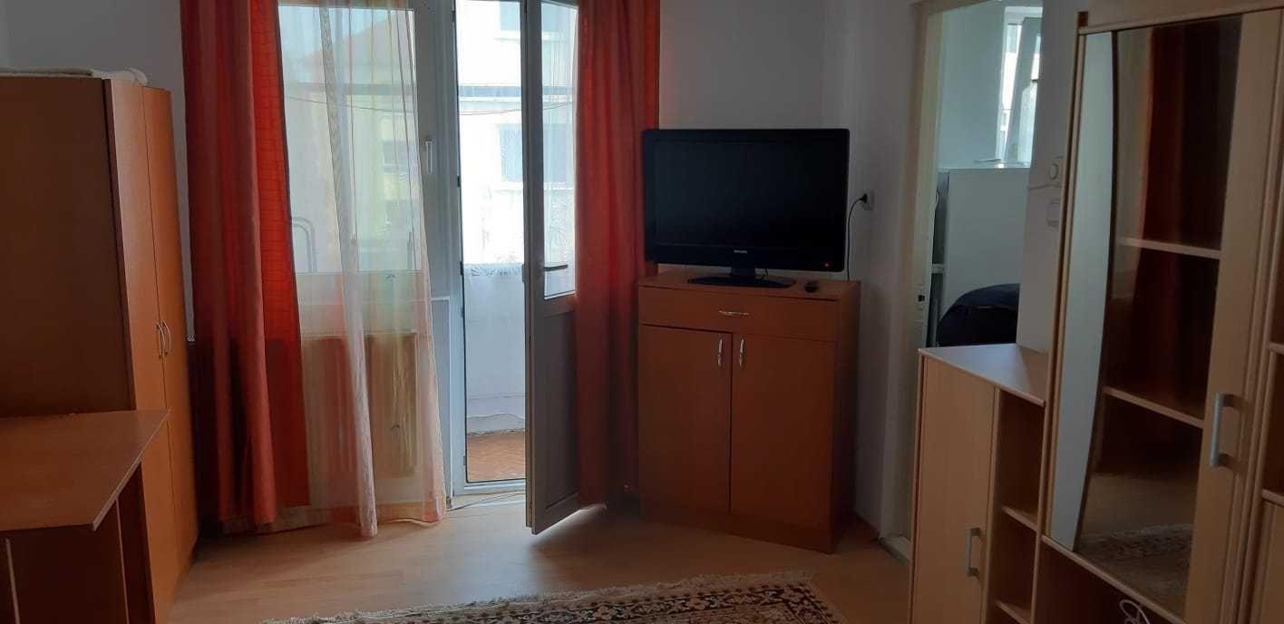 Inchiriez garsoniera V Aaron Sibiu 210 Eur