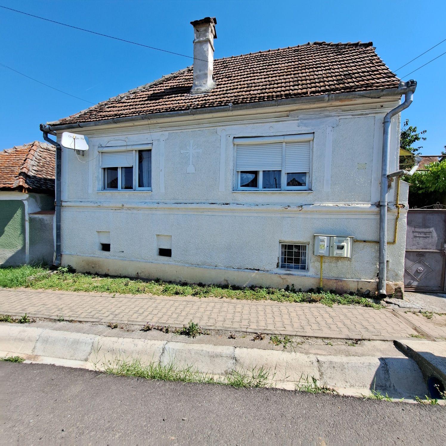 Vând  urgent casă la 18km de Sibiu, sat Cornățel - imagine 1
