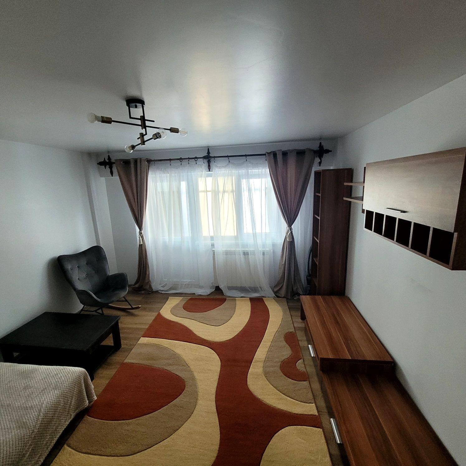 Închiriere apartament 2 camere, decomandat