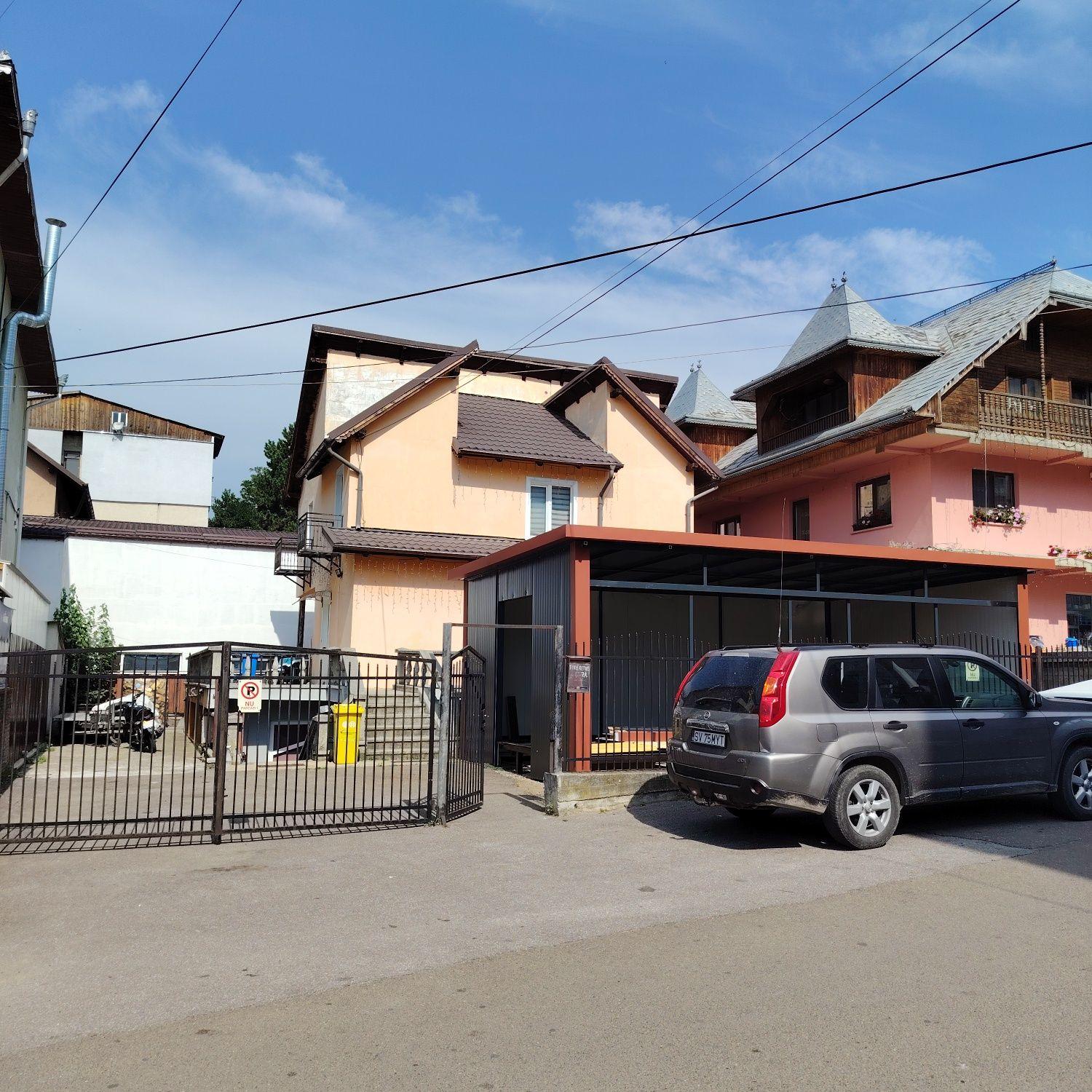 Casă și spațiu comercial în centrul burdujeniului pe strada Tineretulu