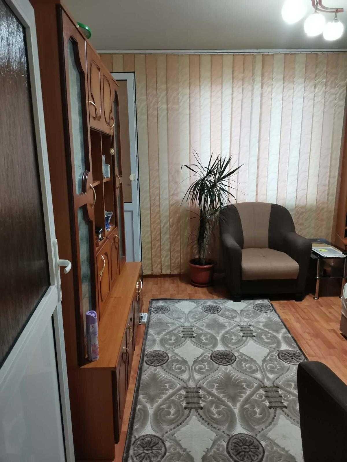 Apartament 3 camere de vanzare