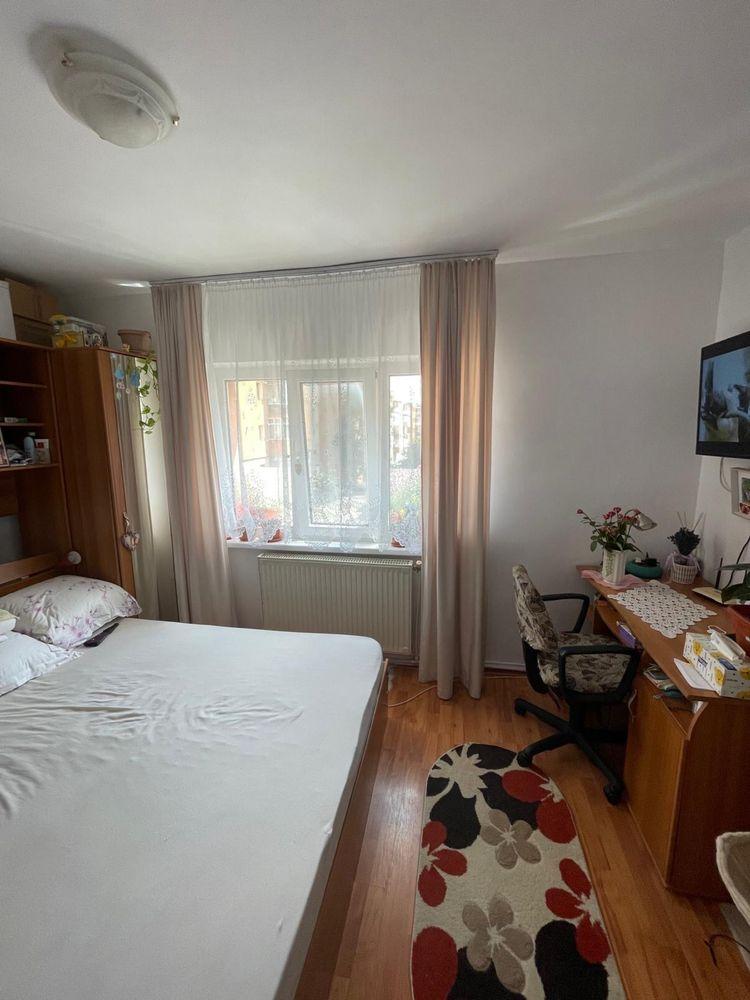 Proprietar, vând apartament 2 camere – zona Debarcader