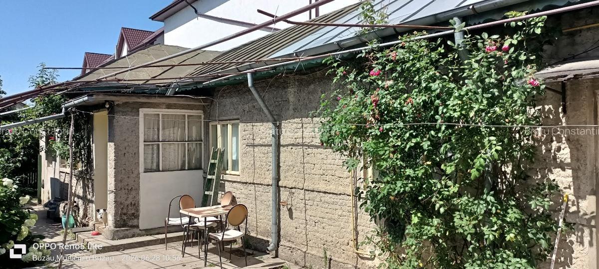 Casa de vanzare cu curte si gradina. Str. Transilvaniei ,nr.269 b ,oras Buzau