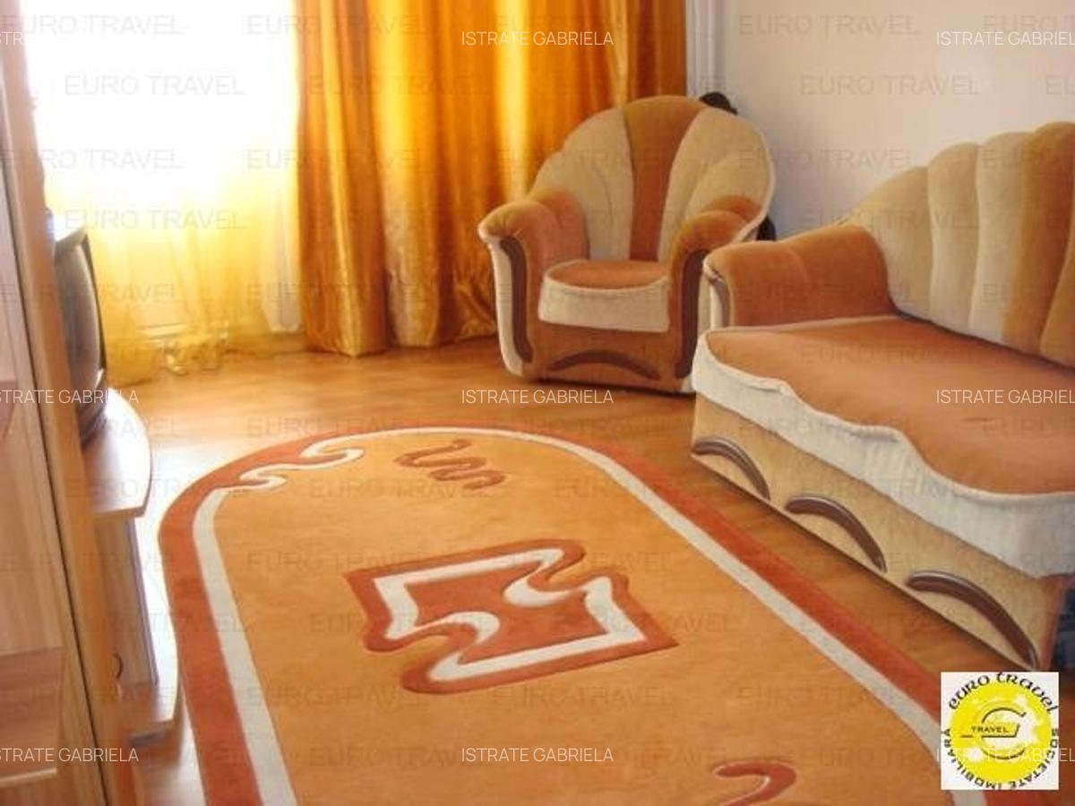 Vând apartament mobilat și utilat, ultracentral, pe malul mării în Constanta.