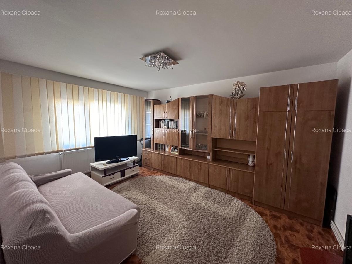 Închiriez apartament 3 camere in zona Inel 2 - imagine 1