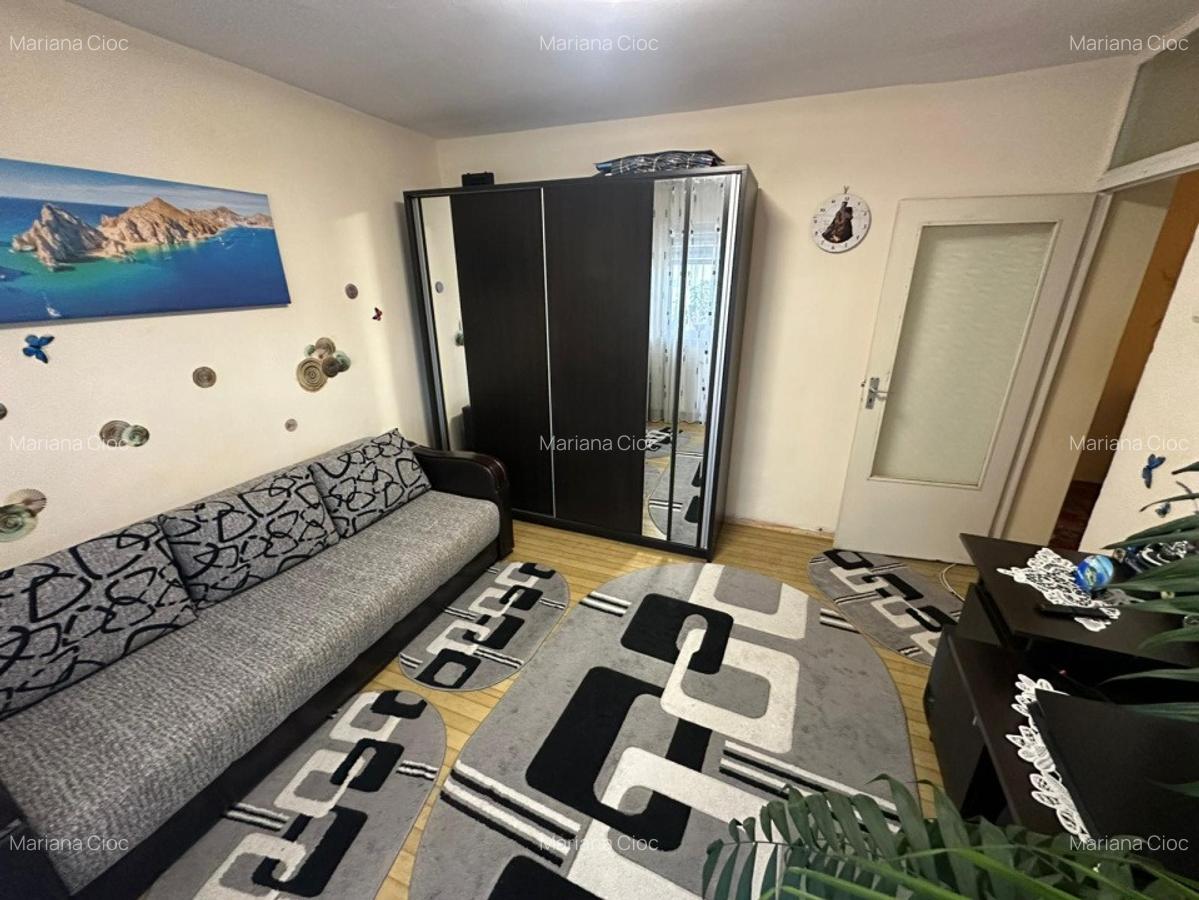 Proprietar vând apartament 3 camere, cartier Cornițoiu - imagine 1