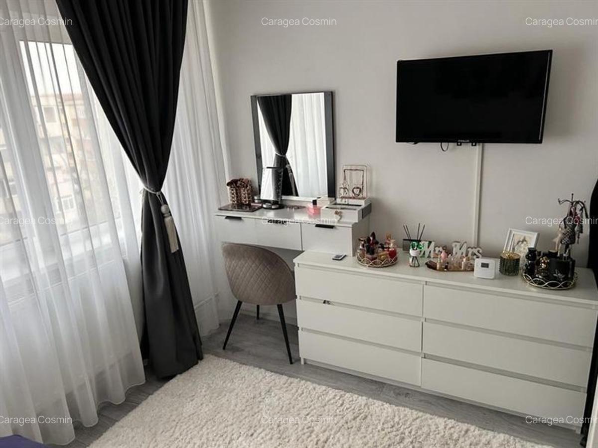 Apartament 2 camere, decomandat, 1 Mai