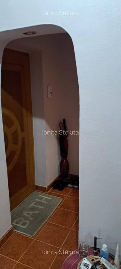 Apartament 3 camere mobilat Micro 21 - imagine 1