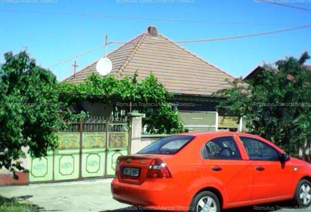 Proprietar-vand urgent casa cu curte ,gradina , imediat ocupabila si locuibila
