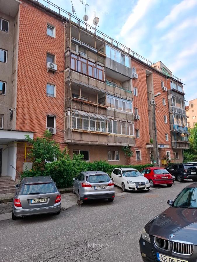 Apartament cu o camera et 3 balcon mare
