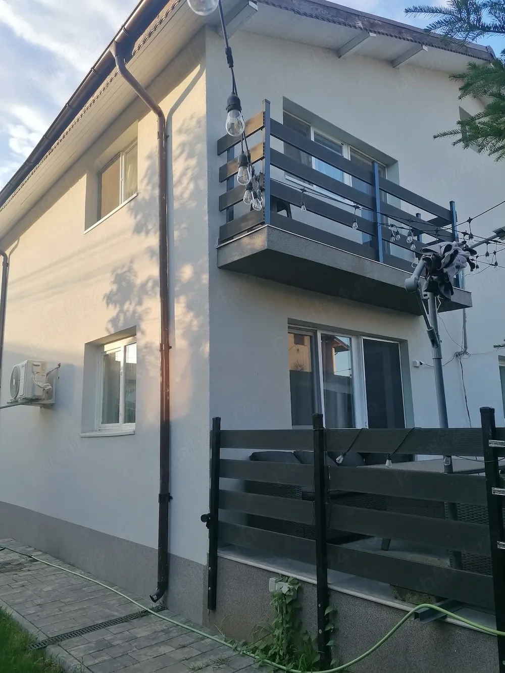 proprietar - vand casa in centrul comunei Berceni Ilfov 4 dormitoare + 4 bai  176 mp utili