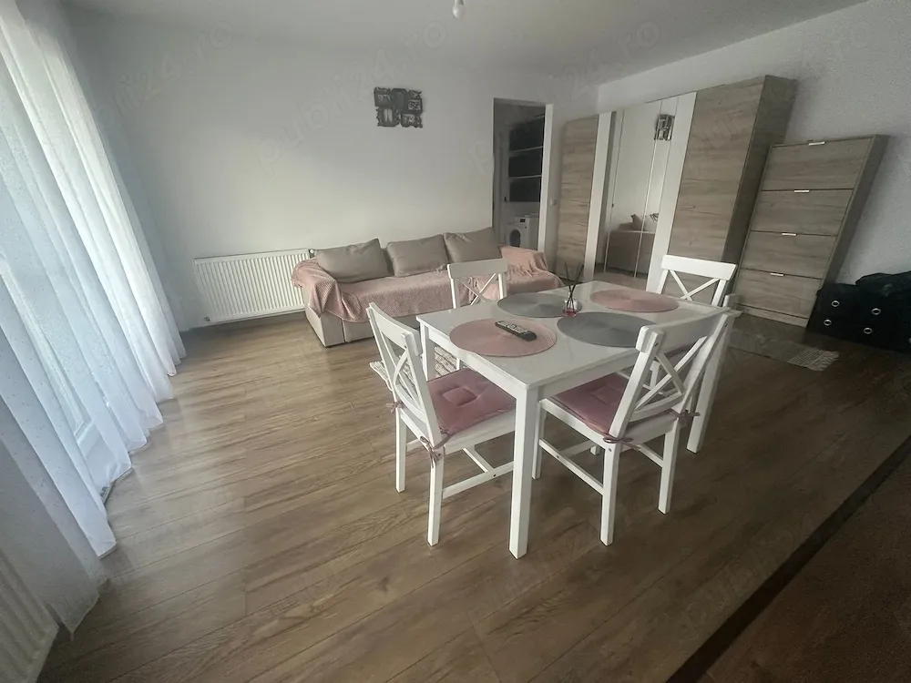 Închiriez apartament