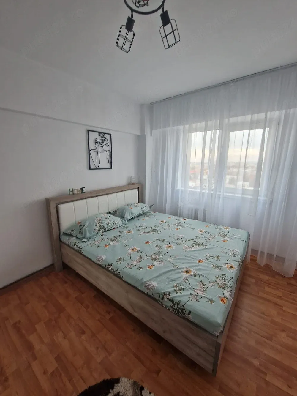 Închiriez apartament cu 4 camere în Rovine - imagine 1