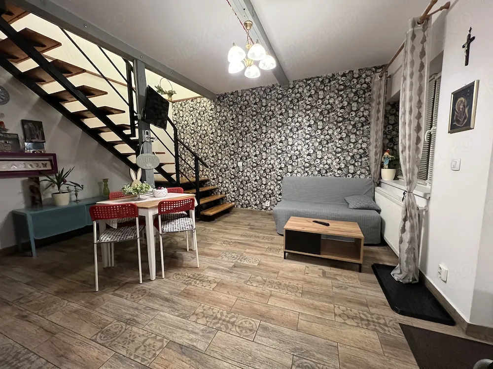 Închiriez vilă tip duplex ultracentral(4 dormitoare,4 băi,2 livinguri) - imagine 1