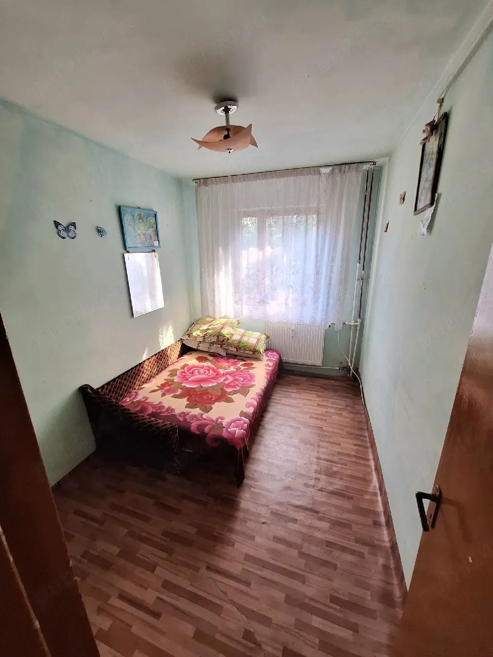 Apartament 3 camere în Craiovița Nouă
