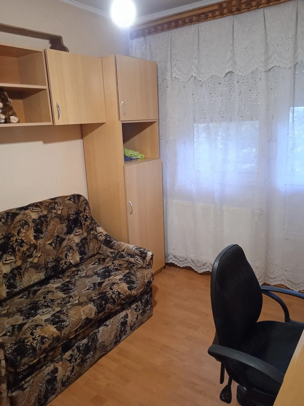 Închiriez apartament 2 camere zona Rogerius Traian Lalescu  vizavi de casa minunata