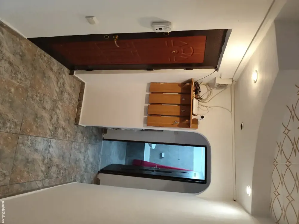 Proprietar vind apartament mare cu 2 balcoane renovat zona Lăpușneanu -Hasdeu