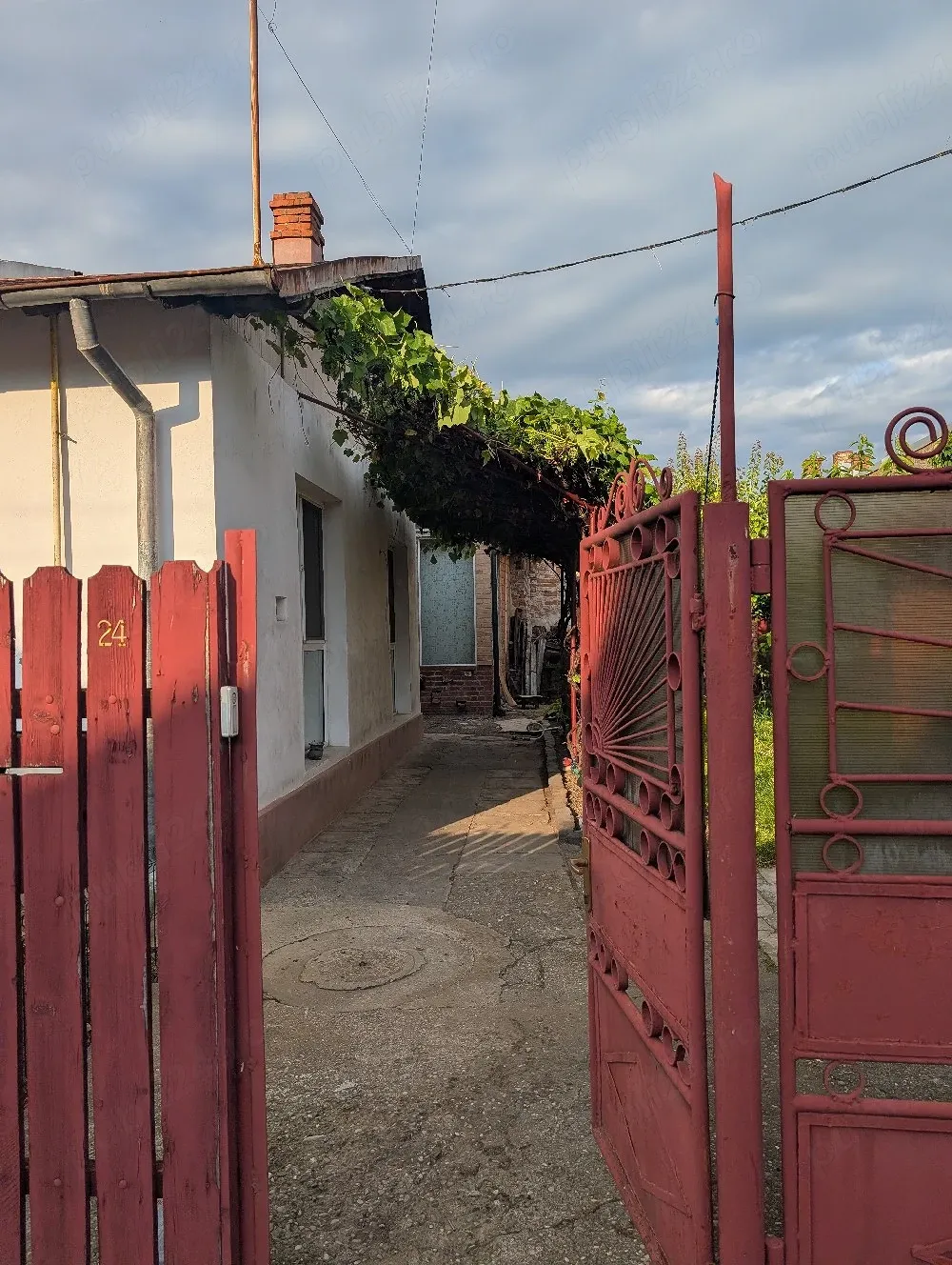 Casă de vânzare, 4 camere, aproape de hale - imagine 1