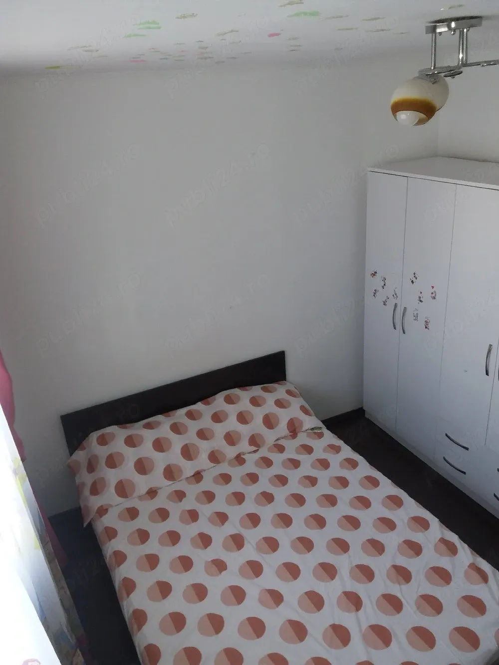 De ÎNCHIRIAT,  Apartament 2 Cam,Vizavi de U.T.C.B  Teiul doamnei nr.110 sec București