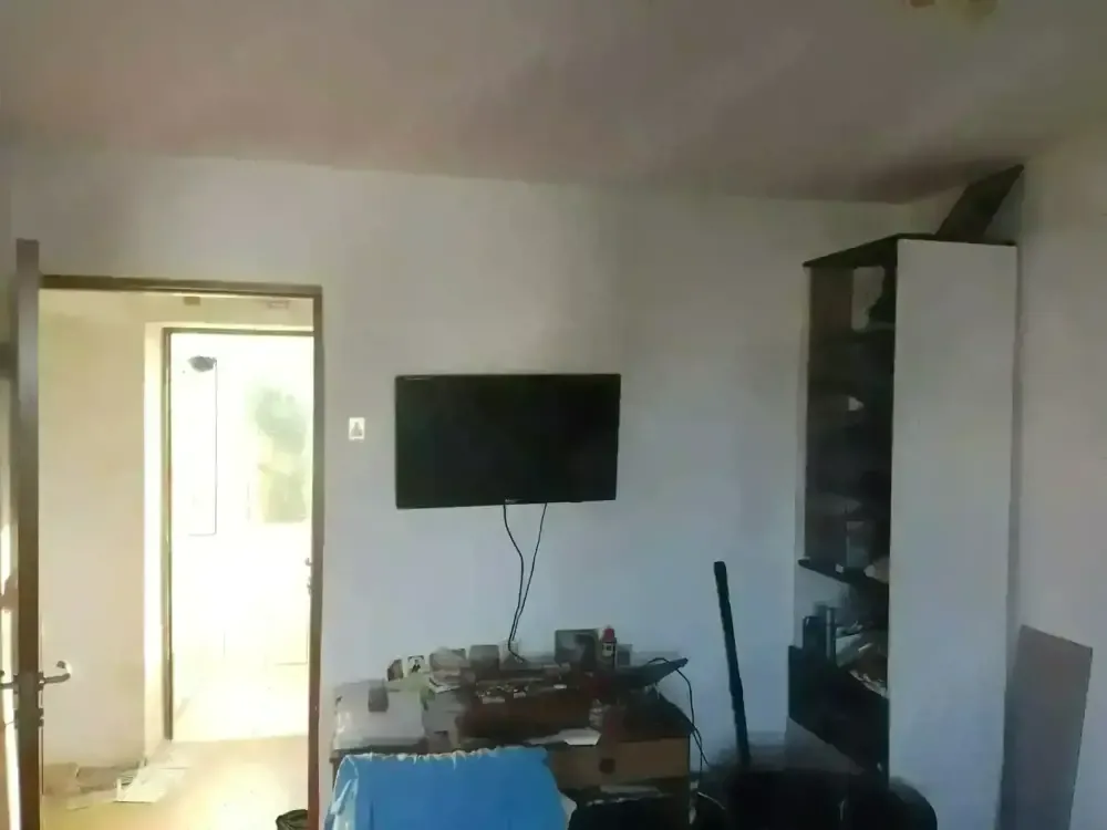 Vand apartament 2 camere decomandat zona Ciresica Constanța