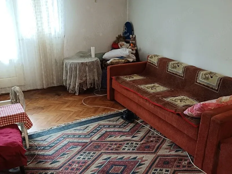 Titan-Strada Liviu Rebreanu colt cu bulevardul 1 Decembrie