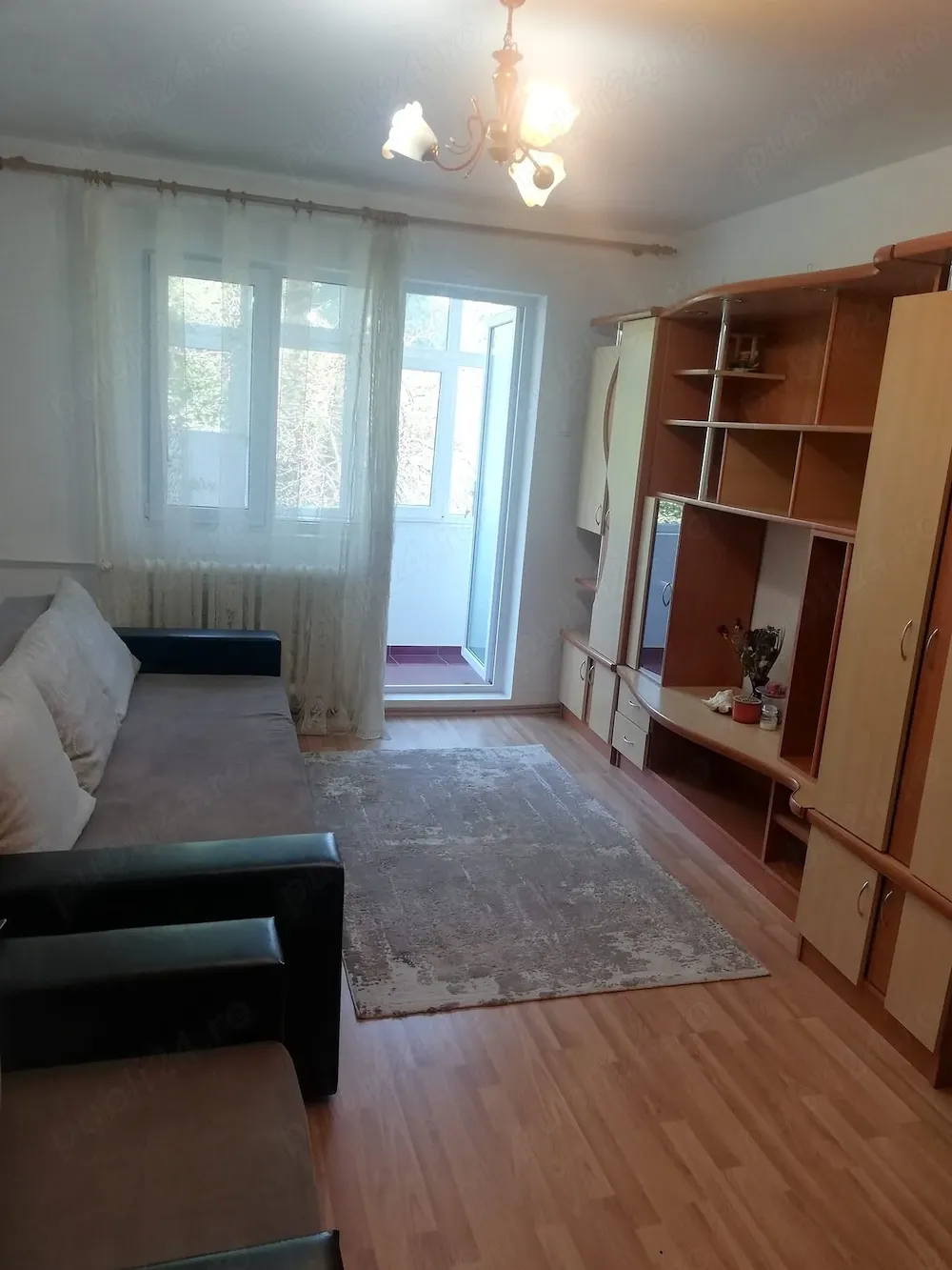 Caut colega de apartament