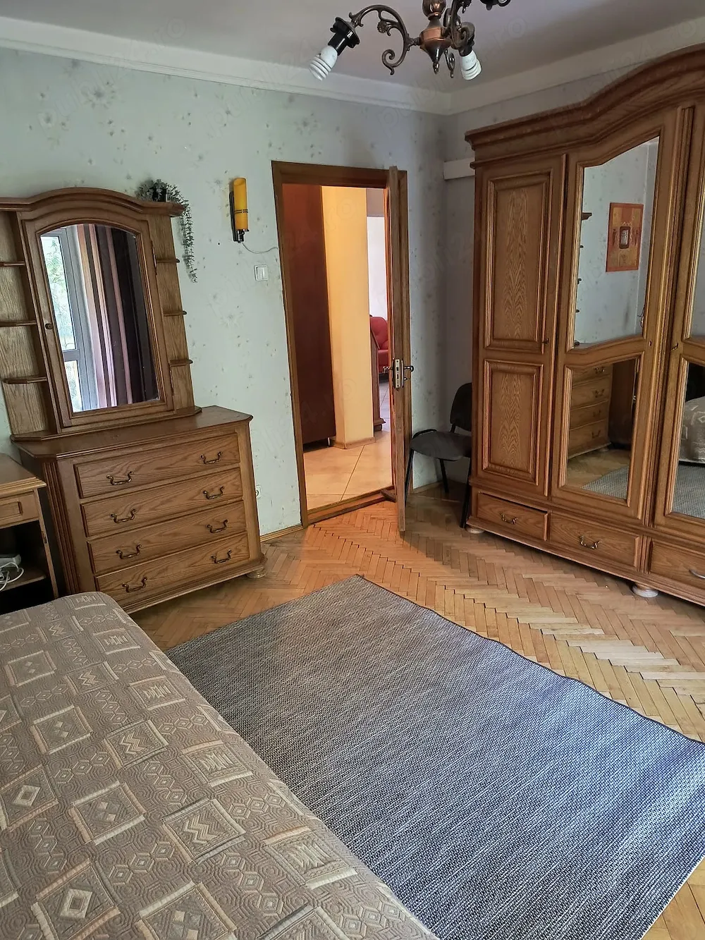 Apartament 3 camere bloc tip vila targu cucu - imagine 1