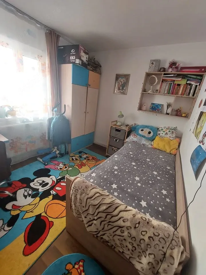 Persoana fizica vand apartament 3 camere