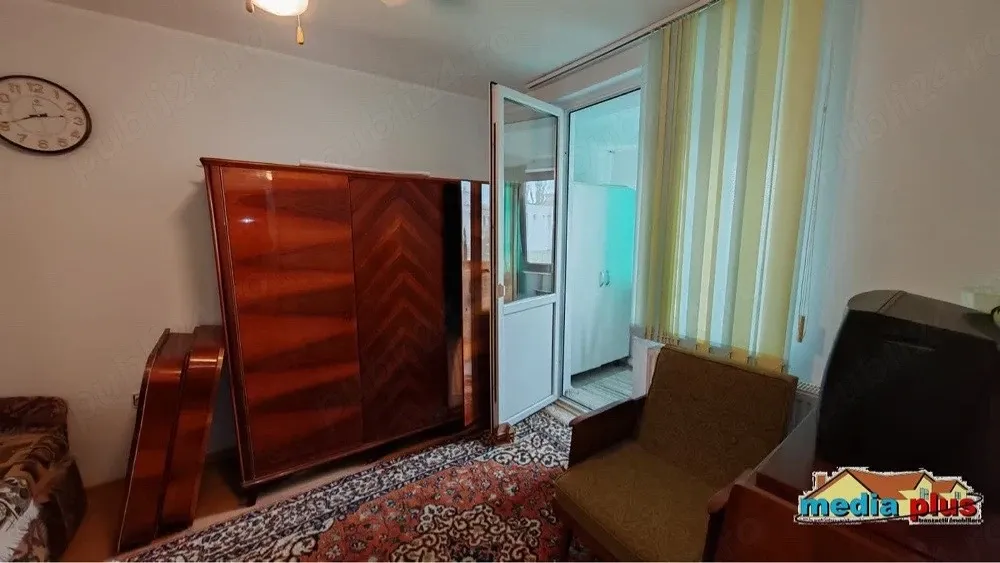 vand apartament 3 camere - imagine 1