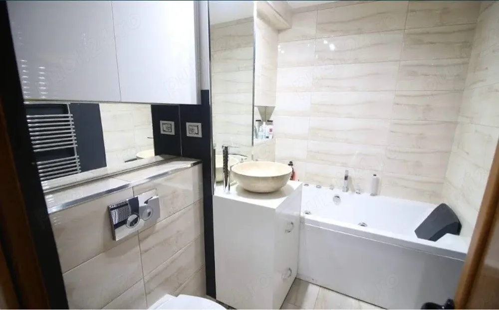 Inchiriez apartament