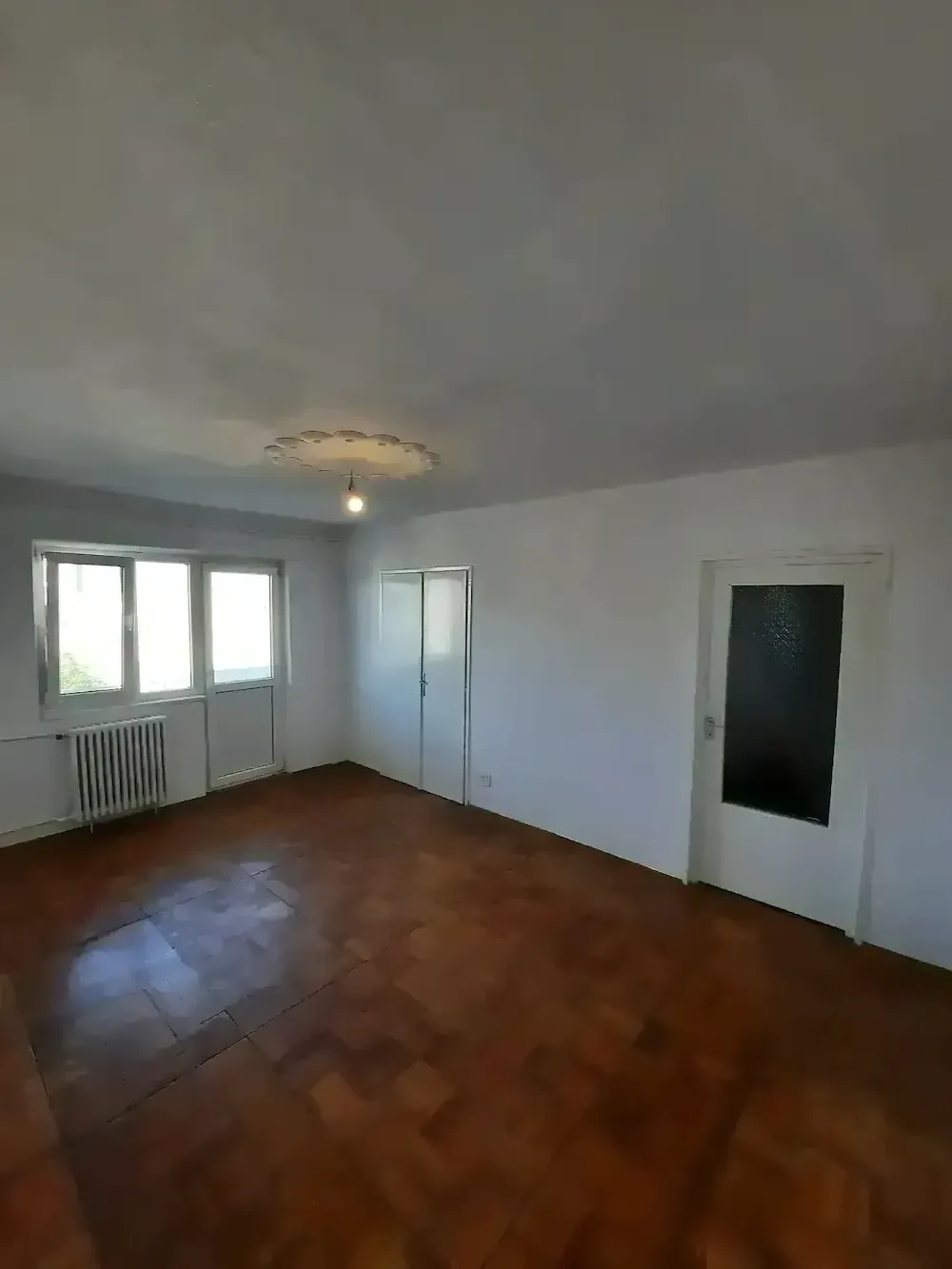 Apartament trei camere in Vlaicu