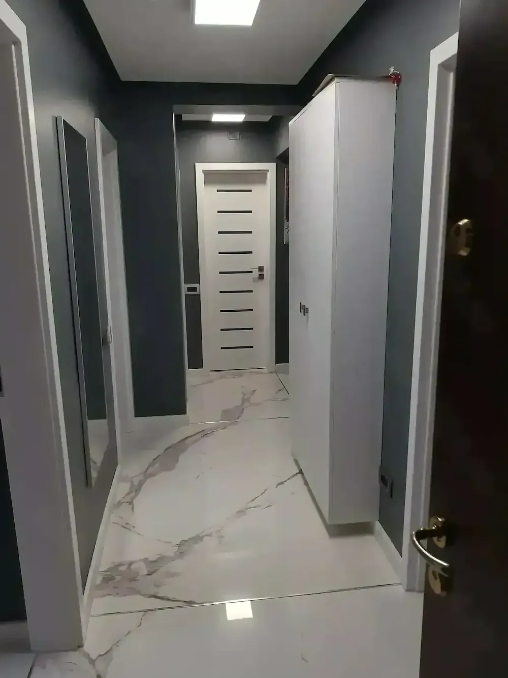 Vand apartament trei camere zona Podgoria.