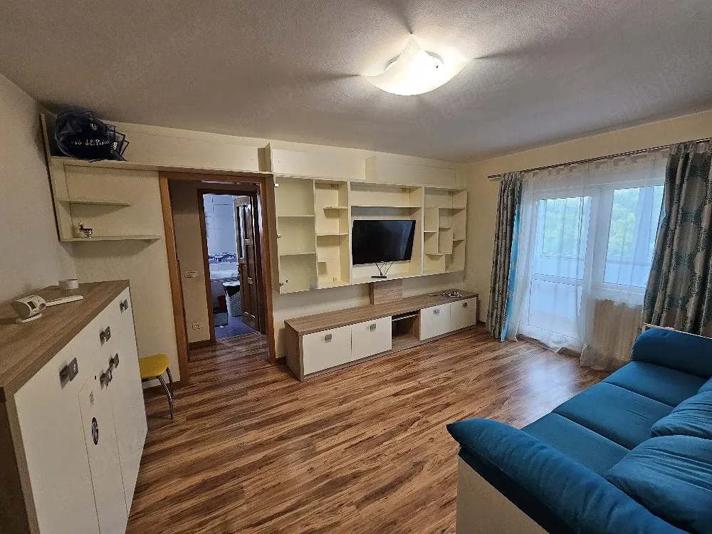 Închiriere apartament 3 camere