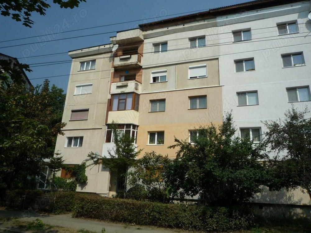 De vanzare apartament Bacau Calugareni