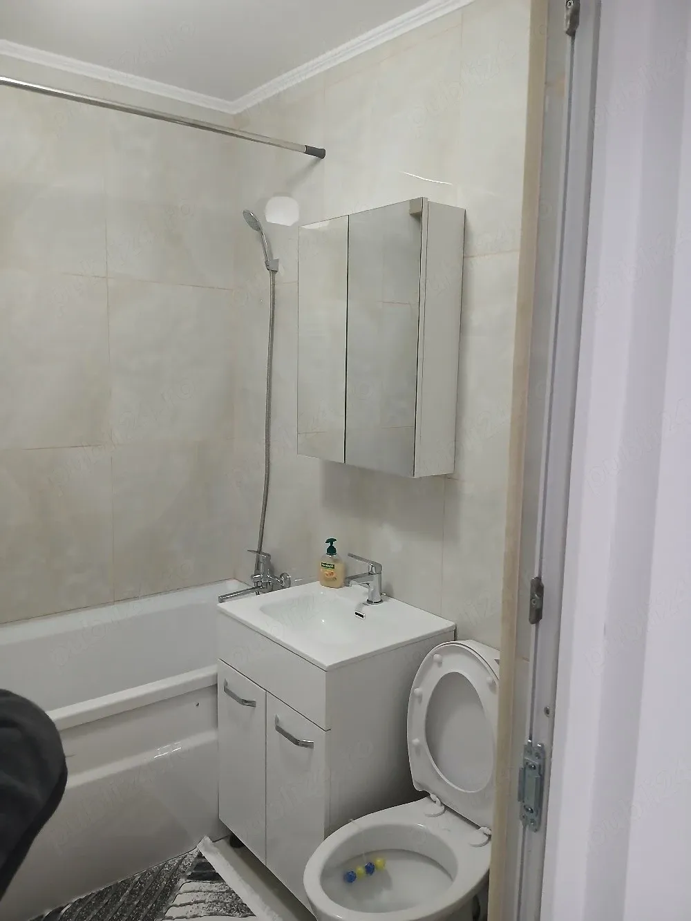 De închiriat apartament cu 2 camere de 57mp - imagine 1