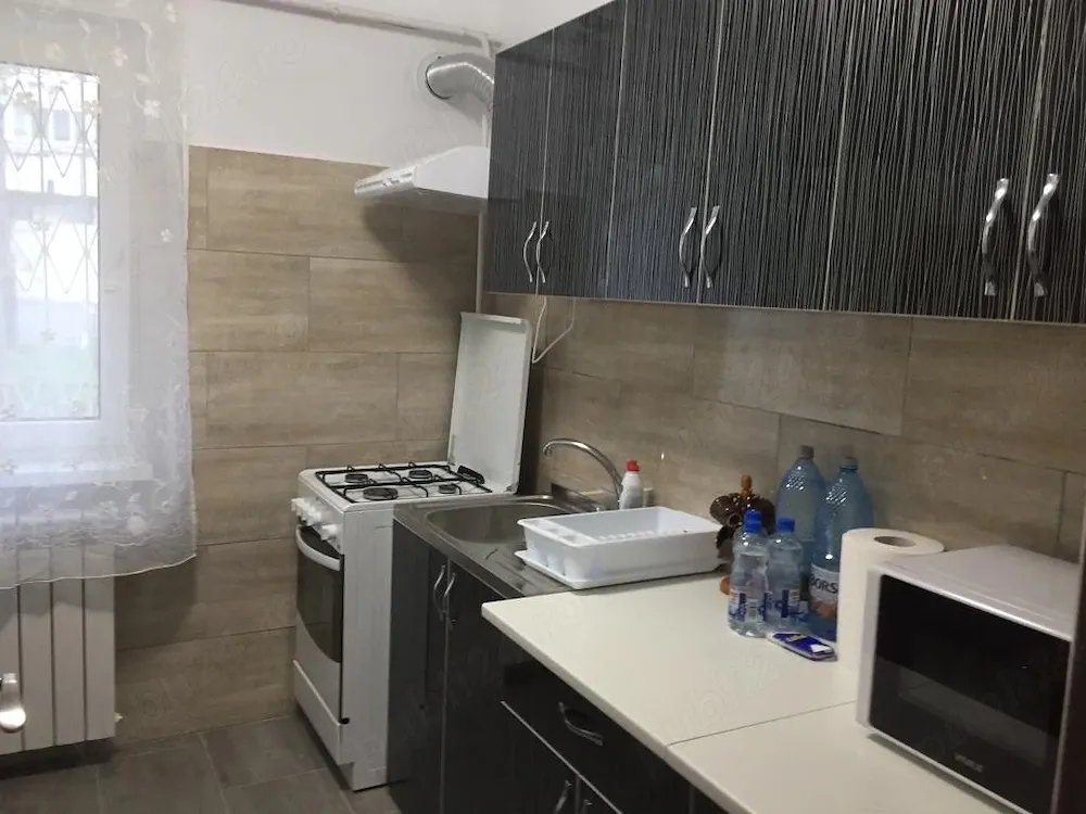 Închirieri apartament - imagine 1
