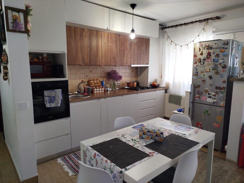 Vând apartament Cetatii Florești - imagine 1