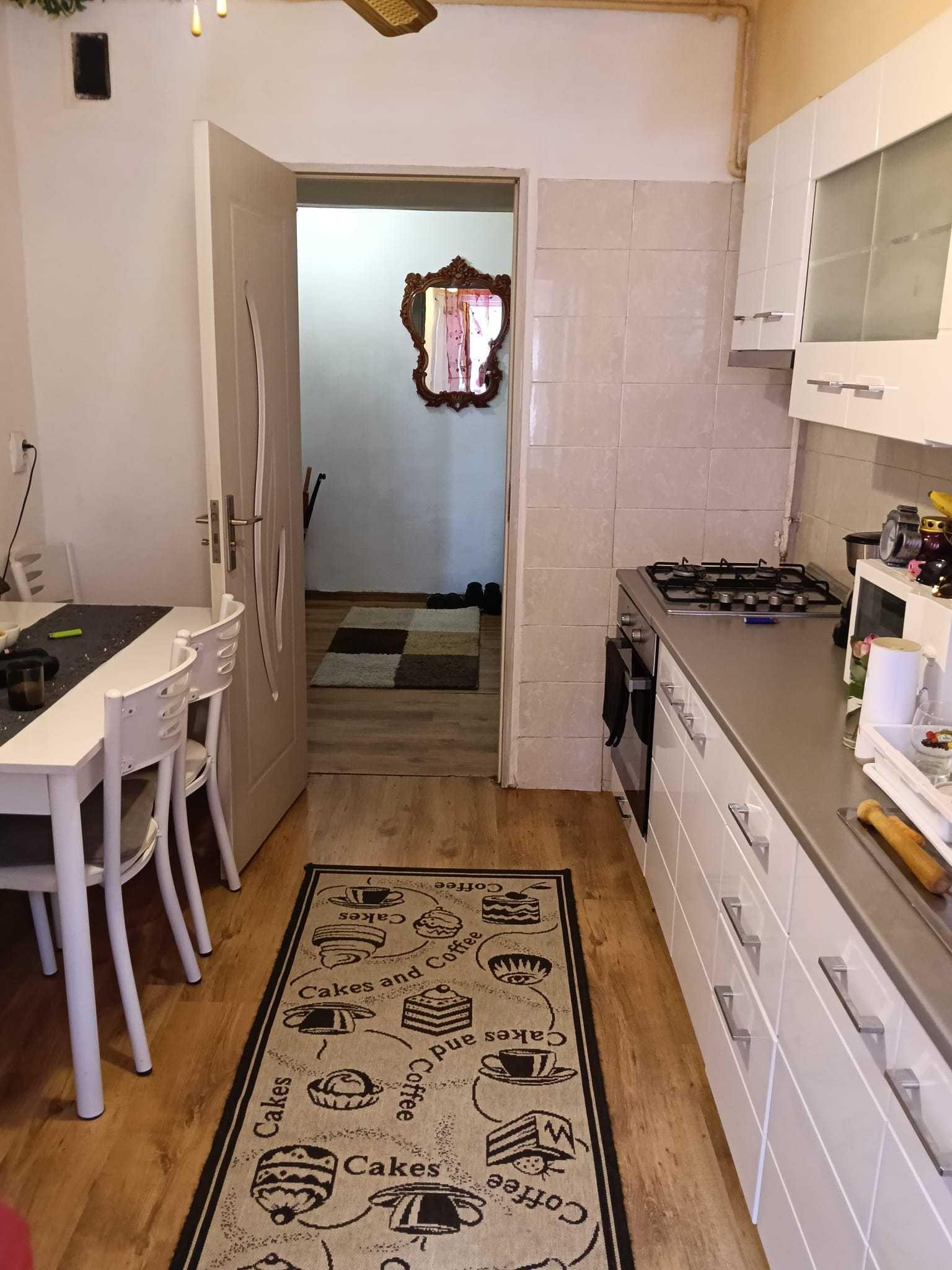 Proprietar – Vând apartament 3 camere, 64 mp, 2 băi, 2 balcoane (7m și 2.5m), str. Dunării (3 min de Iulius Mall)