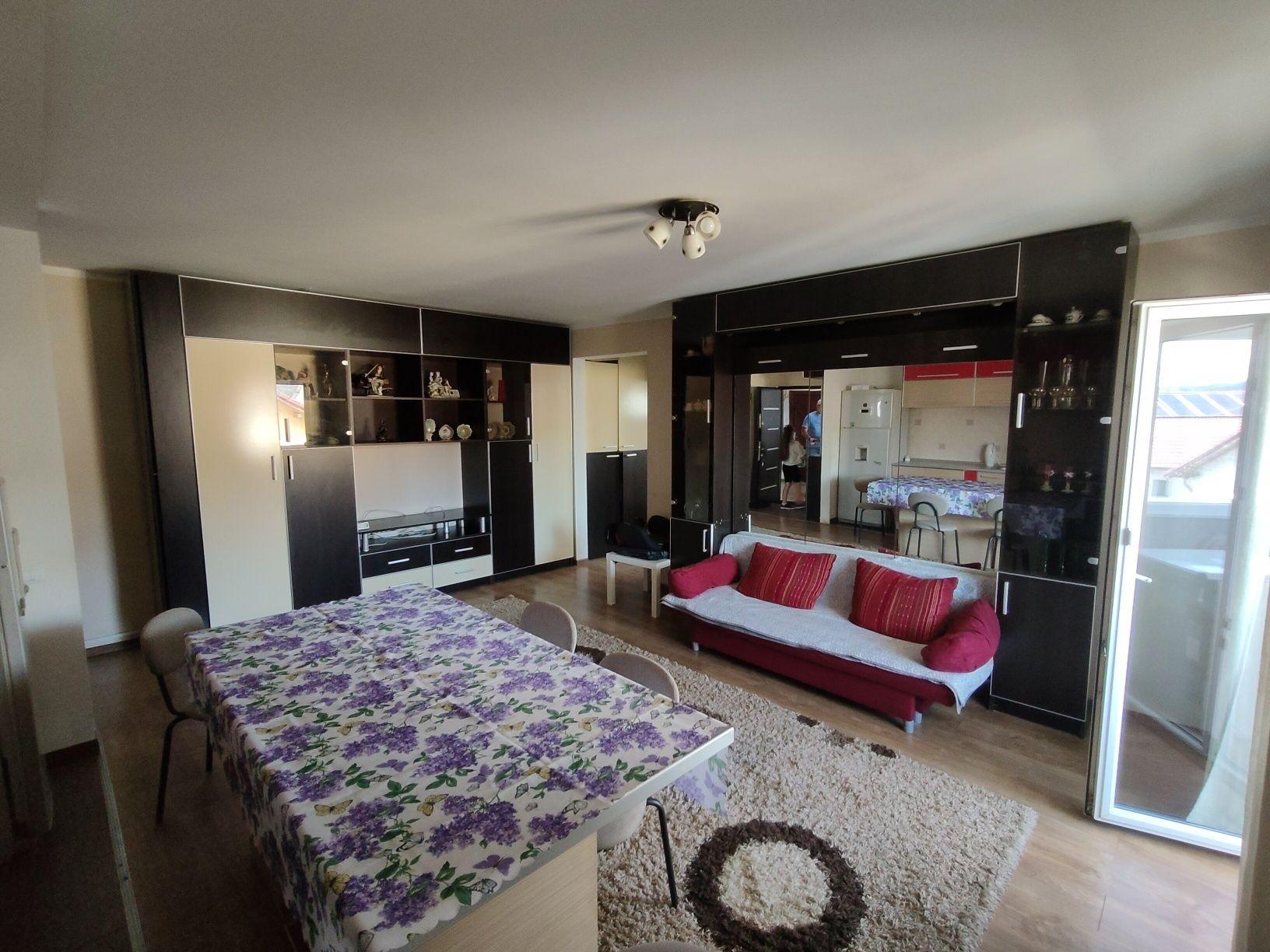 Apartament de închiriat - imagine 1