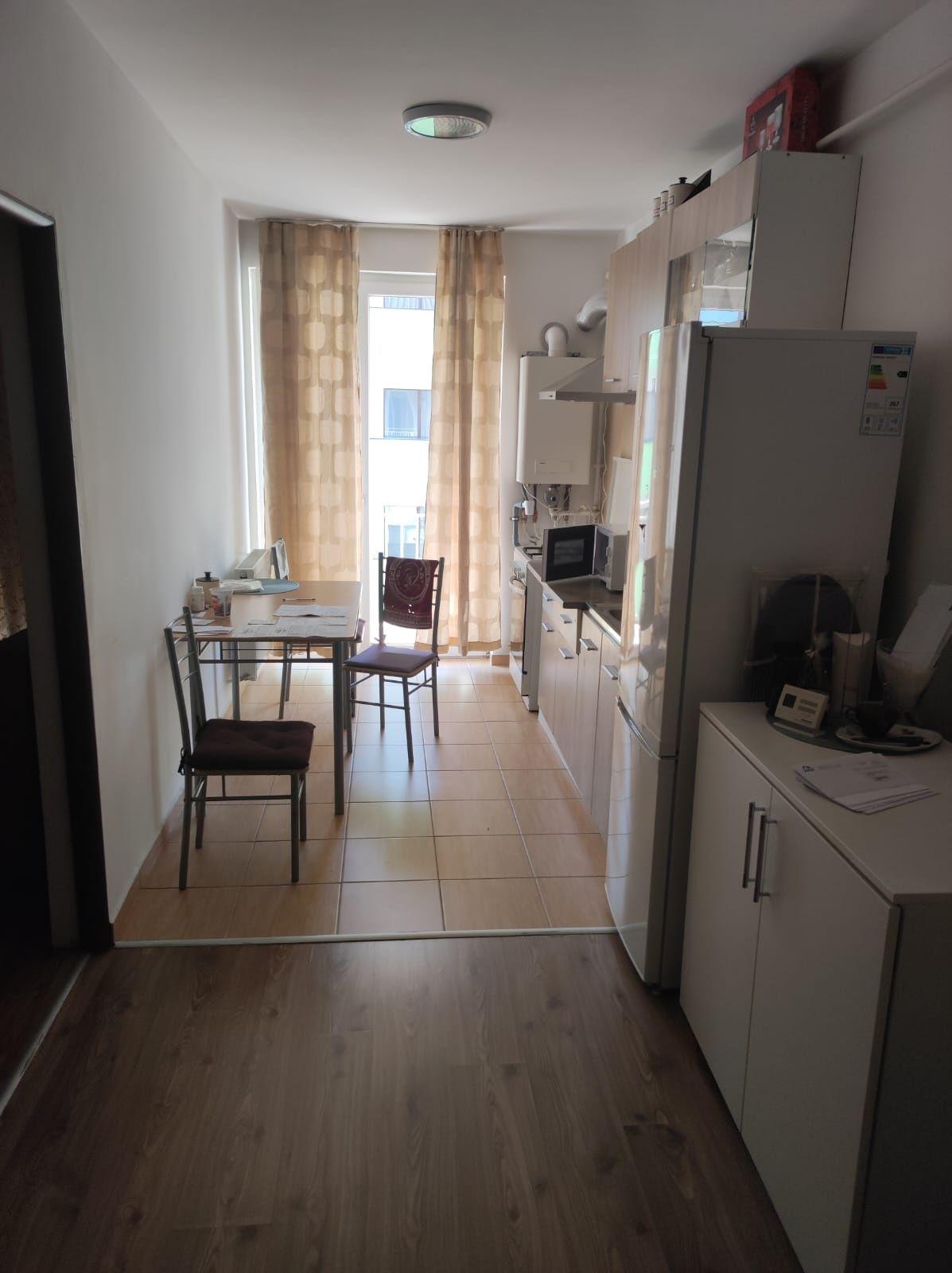 Închiriez apartament cu o cameră